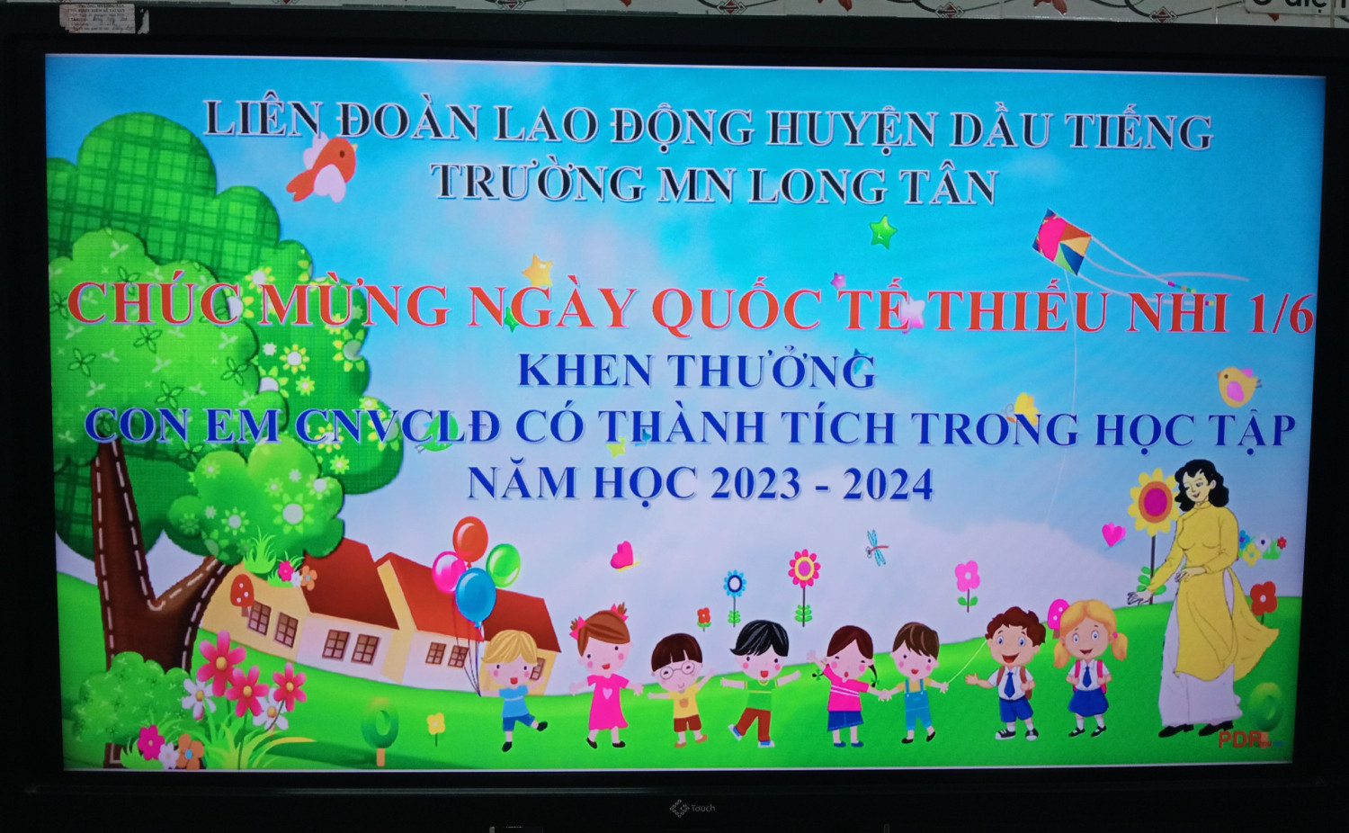 KHEN THƯỞNG CON CNVCLĐ CÓ THÀNH TÍCH TRONG HỌC TẬP  NH 2023 – 2024